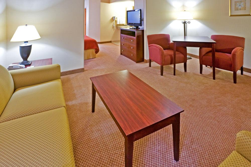 Holiday Inn Express & Suites Irving Conv Ctr - Las Colinas By Ihg Екстериор снимка