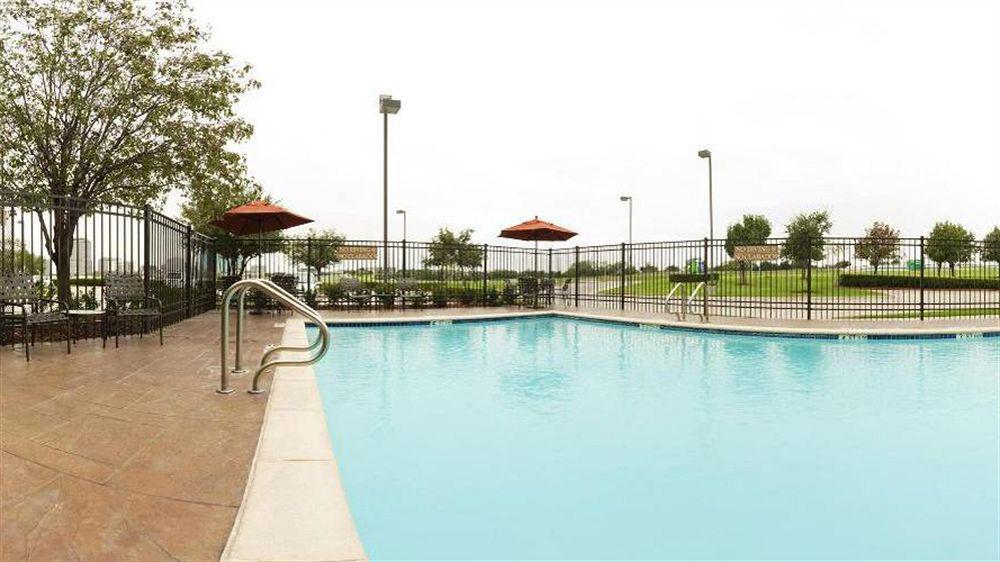 Holiday Inn Express & Suites Irving Conv Ctr - Las Colinas By Ihg Екстериор снимка