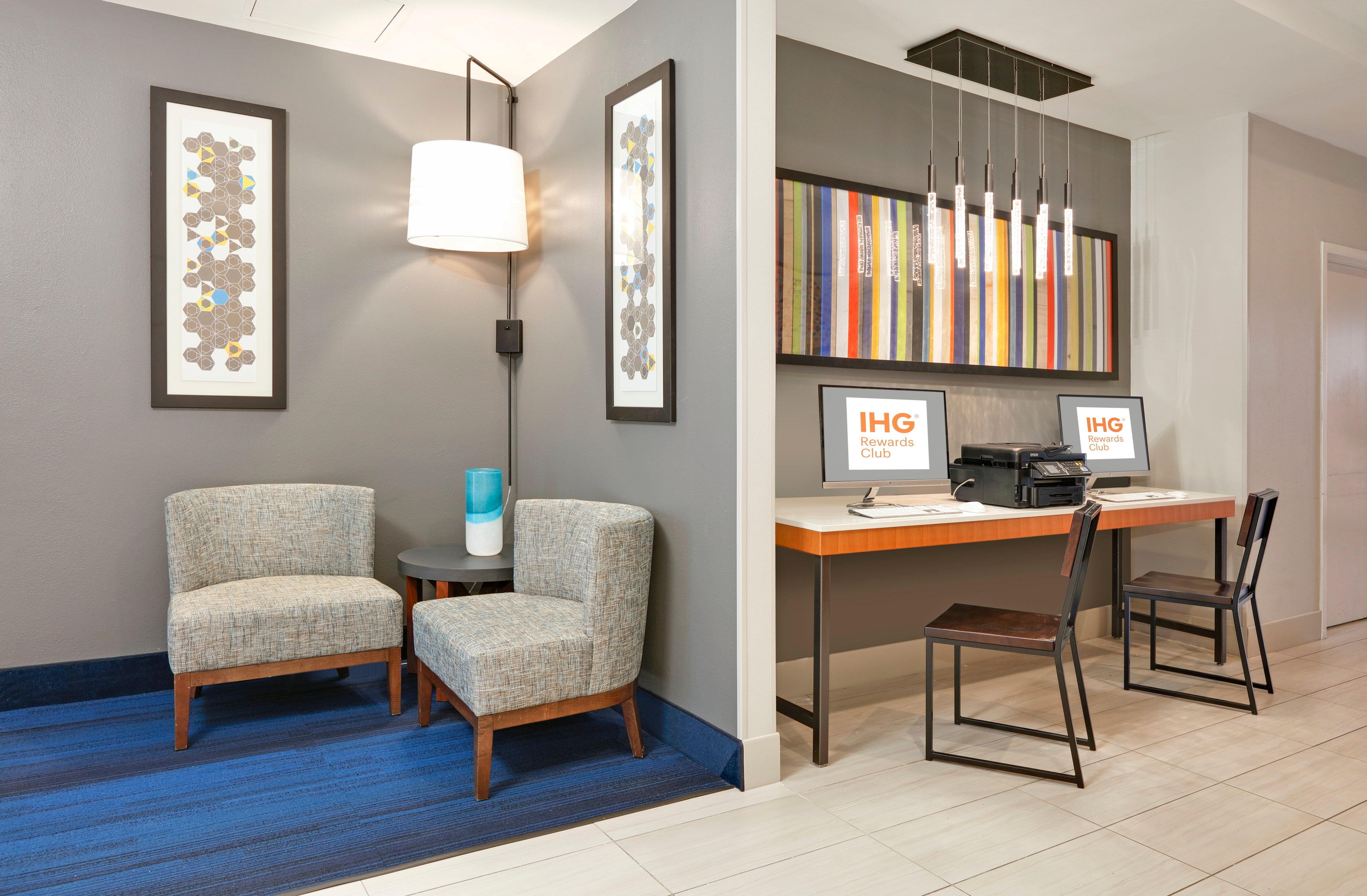 Holiday Inn Express & Suites Irving Conv Ctr - Las Colinas By Ihg Екстериор снимка