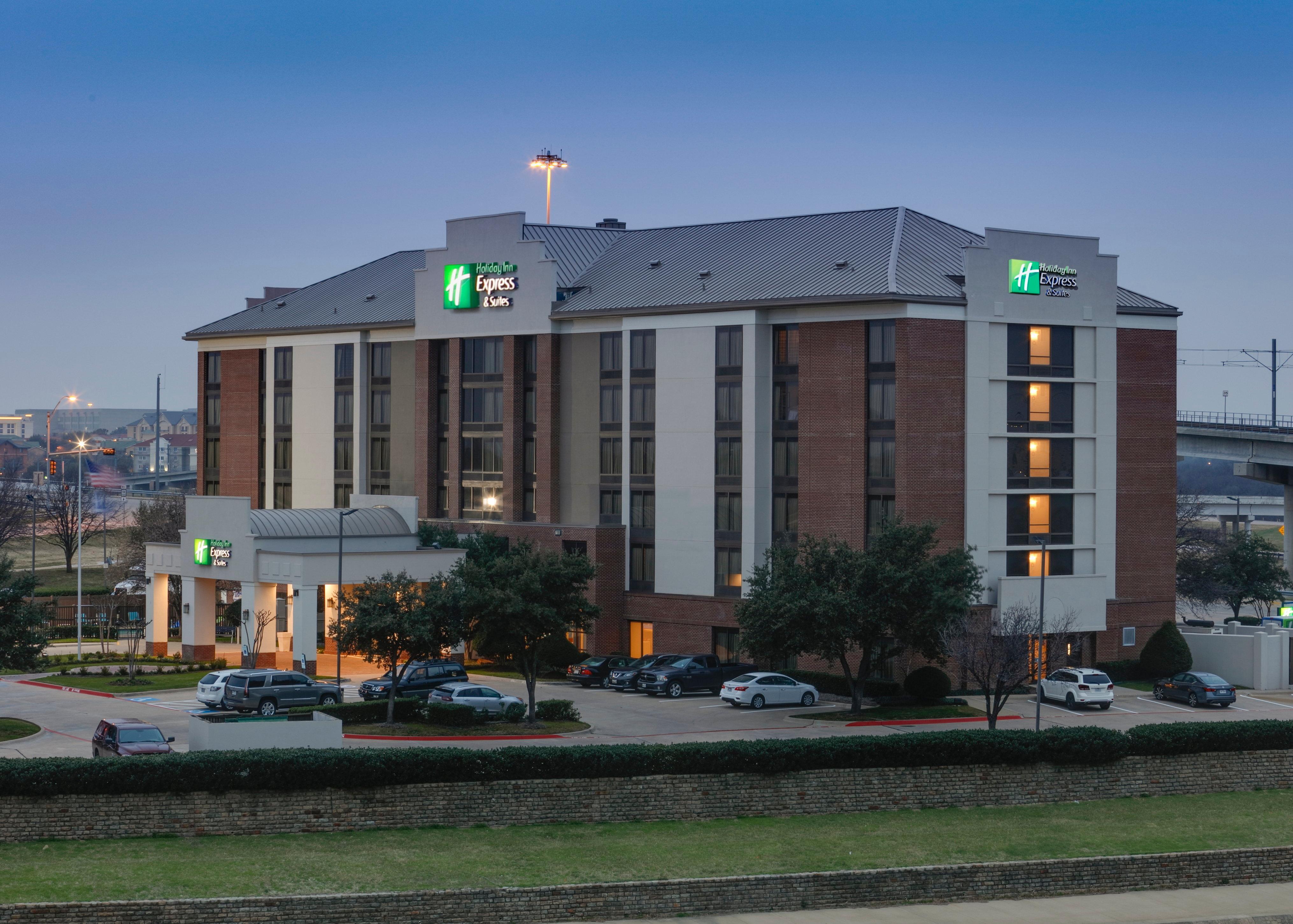 Holiday Inn Express & Suites Irving Conv Ctr - Las Colinas By Ihg Екстериор снимка