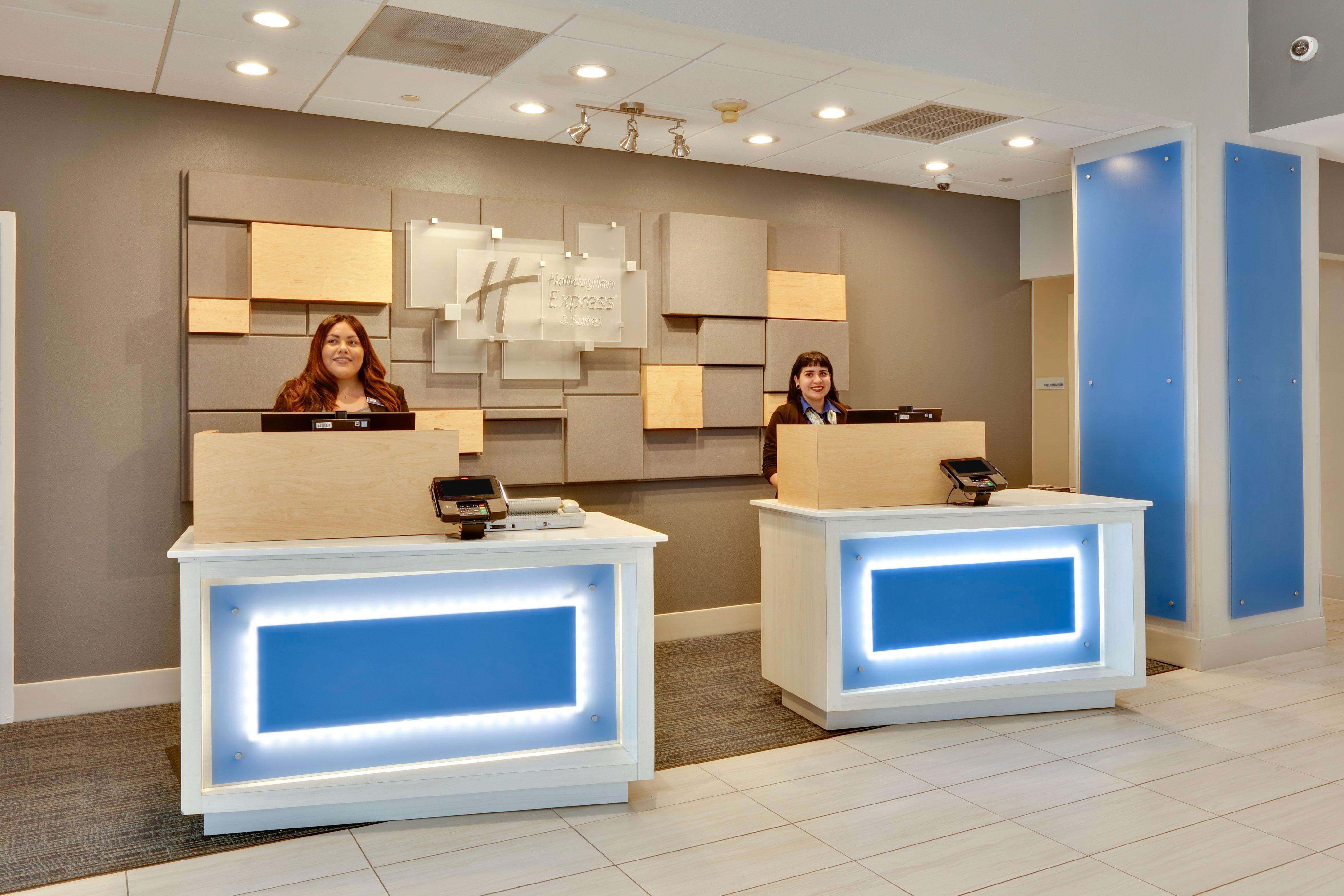 Holiday Inn Express & Suites Irving Conv Ctr - Las Colinas By Ihg Екстериор снимка