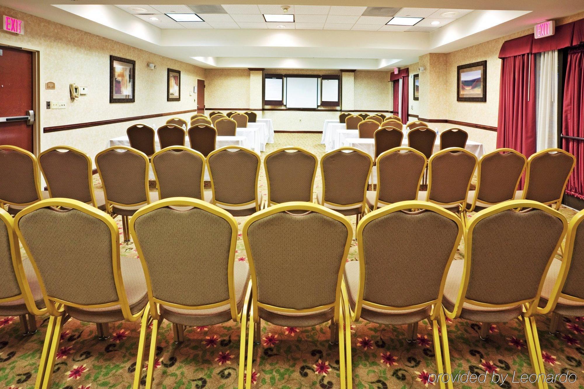 Holiday Inn Express & Suites Irving Conv Ctr - Las Colinas By Ihg Съоръжения снимка