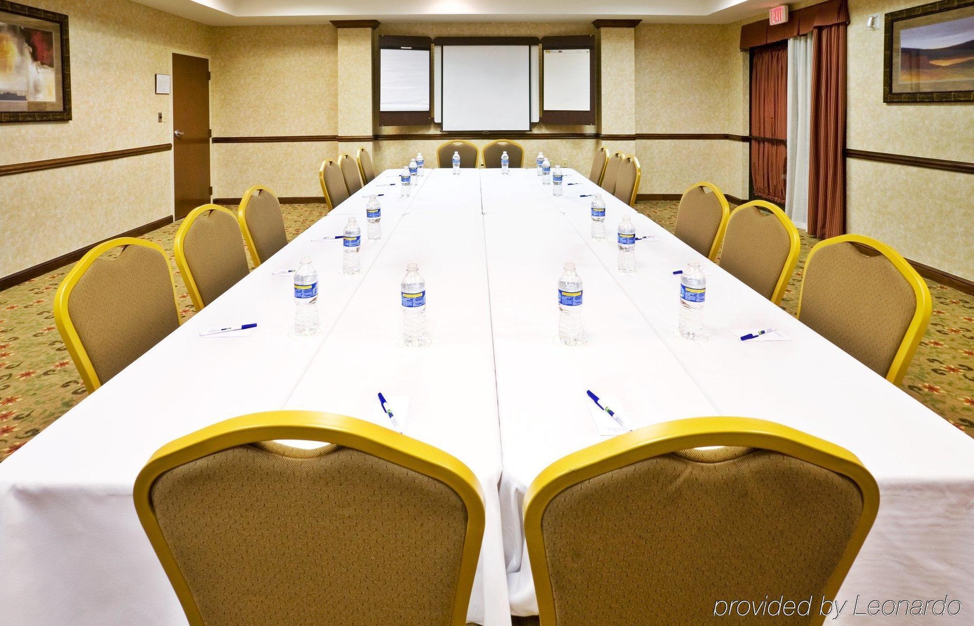 Holiday Inn Express & Suites Irving Conv Ctr - Las Colinas By Ihg Съоръжения снимка