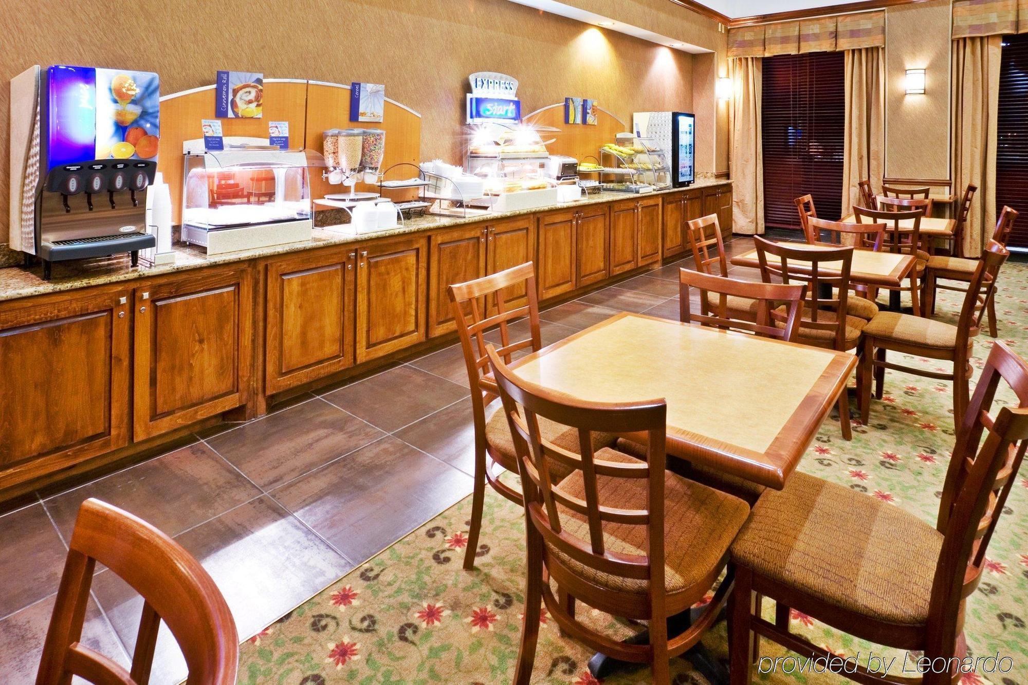 Holiday Inn Express & Suites Irving Conv Ctr - Las Colinas By Ihg Ресторант снимка