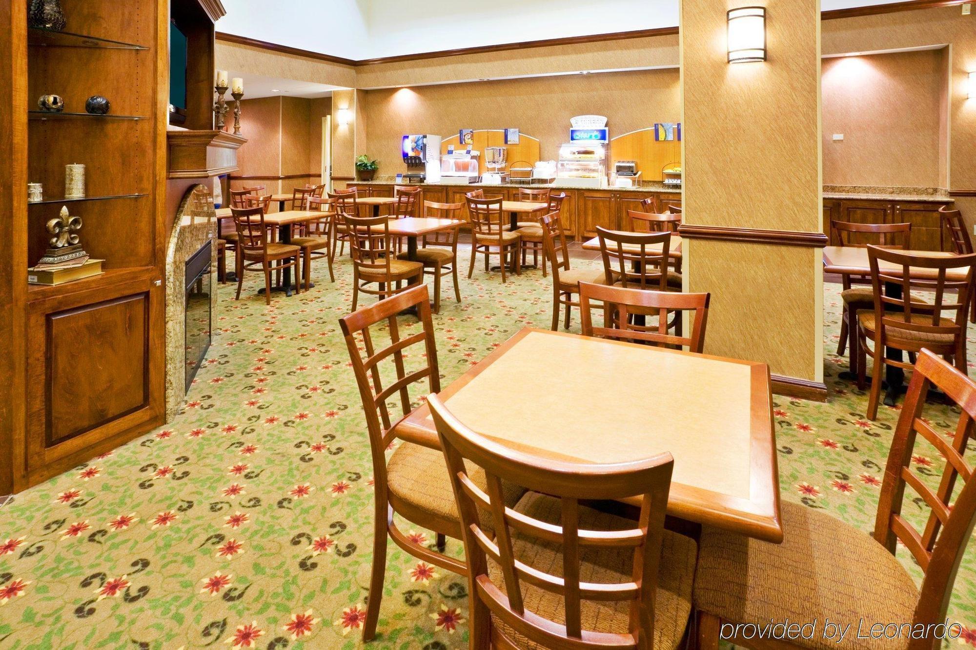 Holiday Inn Express & Suites Irving Conv Ctr - Las Colinas By Ihg Екстериор снимка