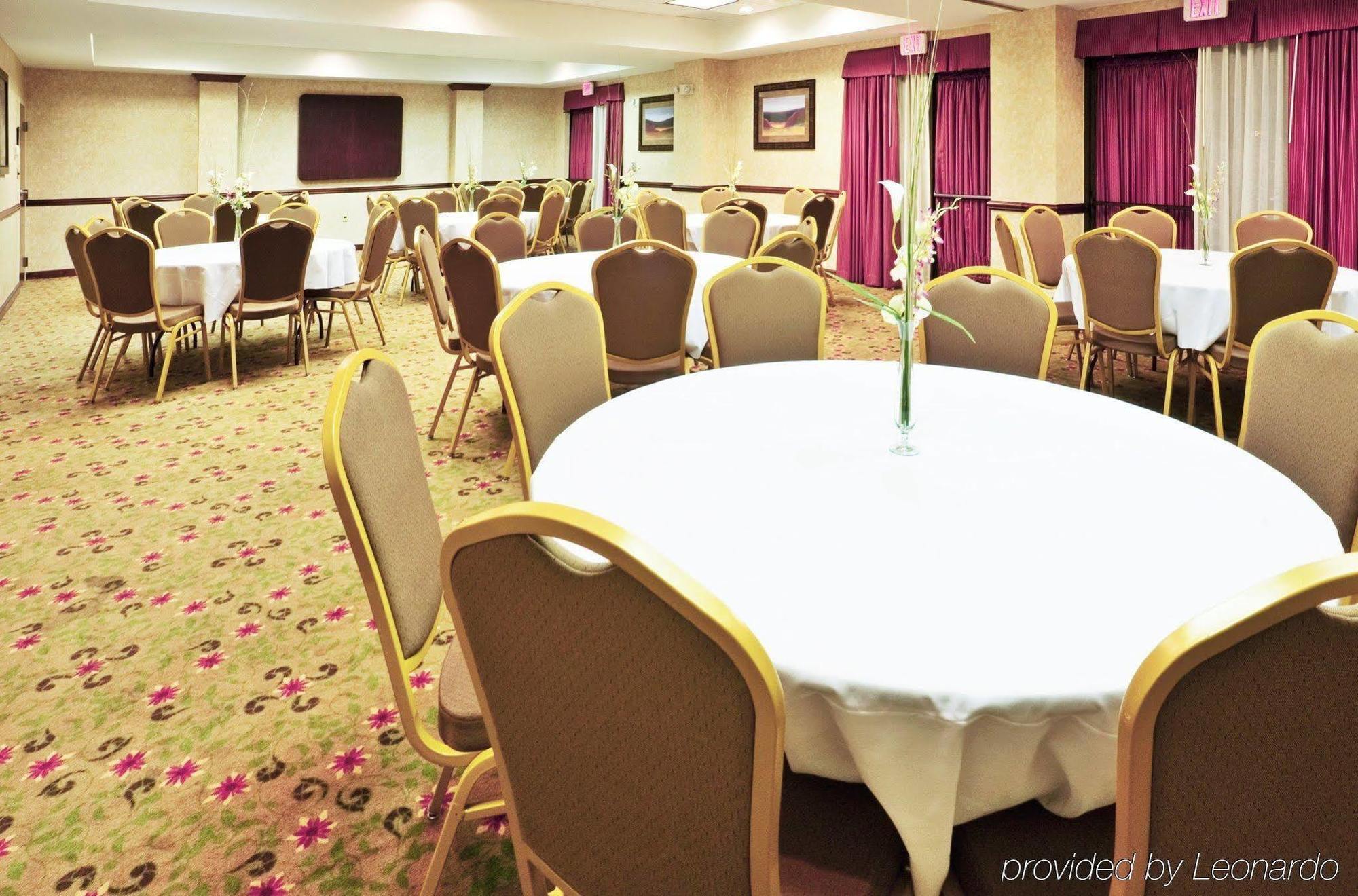 Holiday Inn Express & Suites Irving Conv Ctr - Las Colinas By Ihg Екстериор снимка