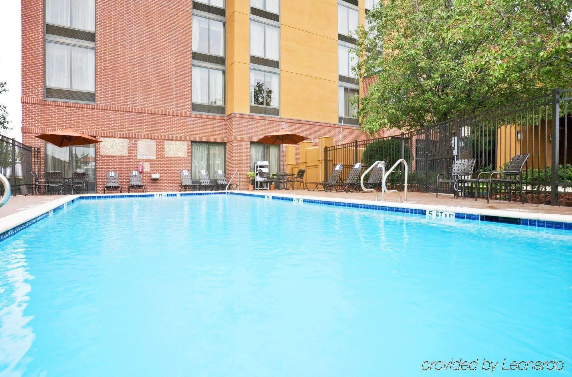 Holiday Inn Express & Suites Irving Conv Ctr - Las Colinas By Ihg Съоръжения снимка
