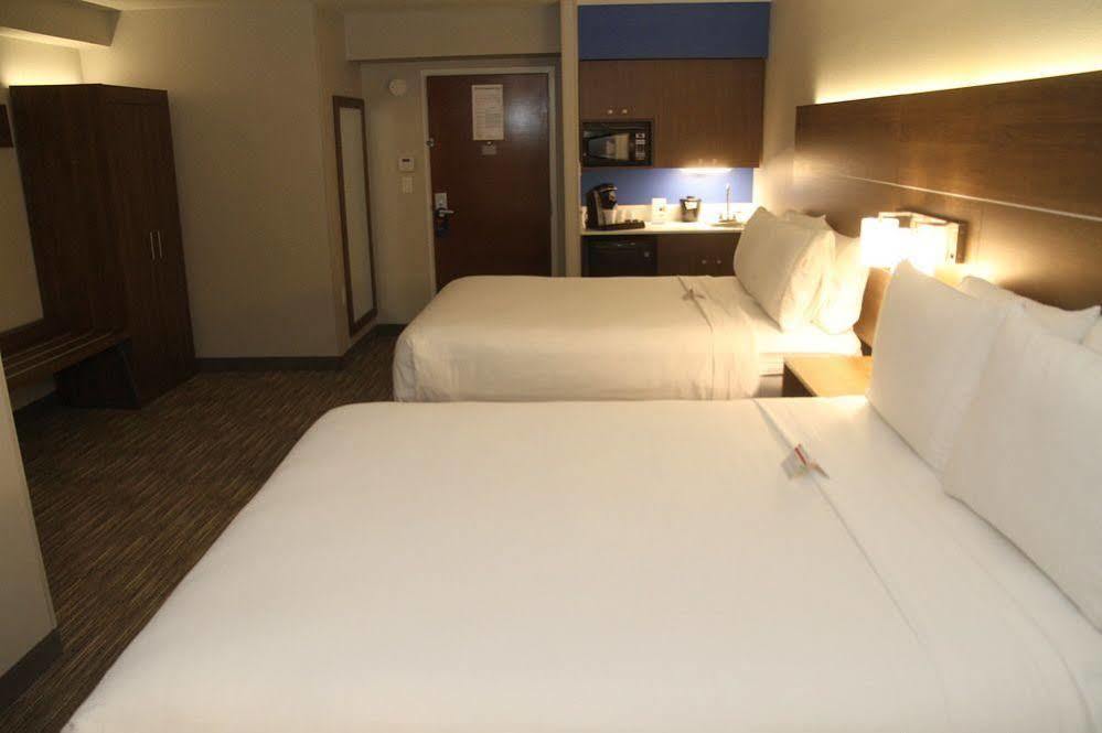 Holiday Inn Express & Suites Irving Conv Ctr - Las Colinas By Ihg Екстериор снимка